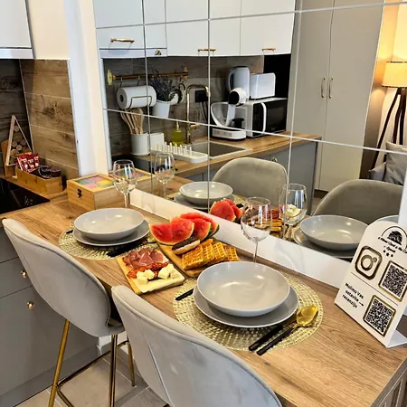 Milmari & Nlux 72a Lägenhet